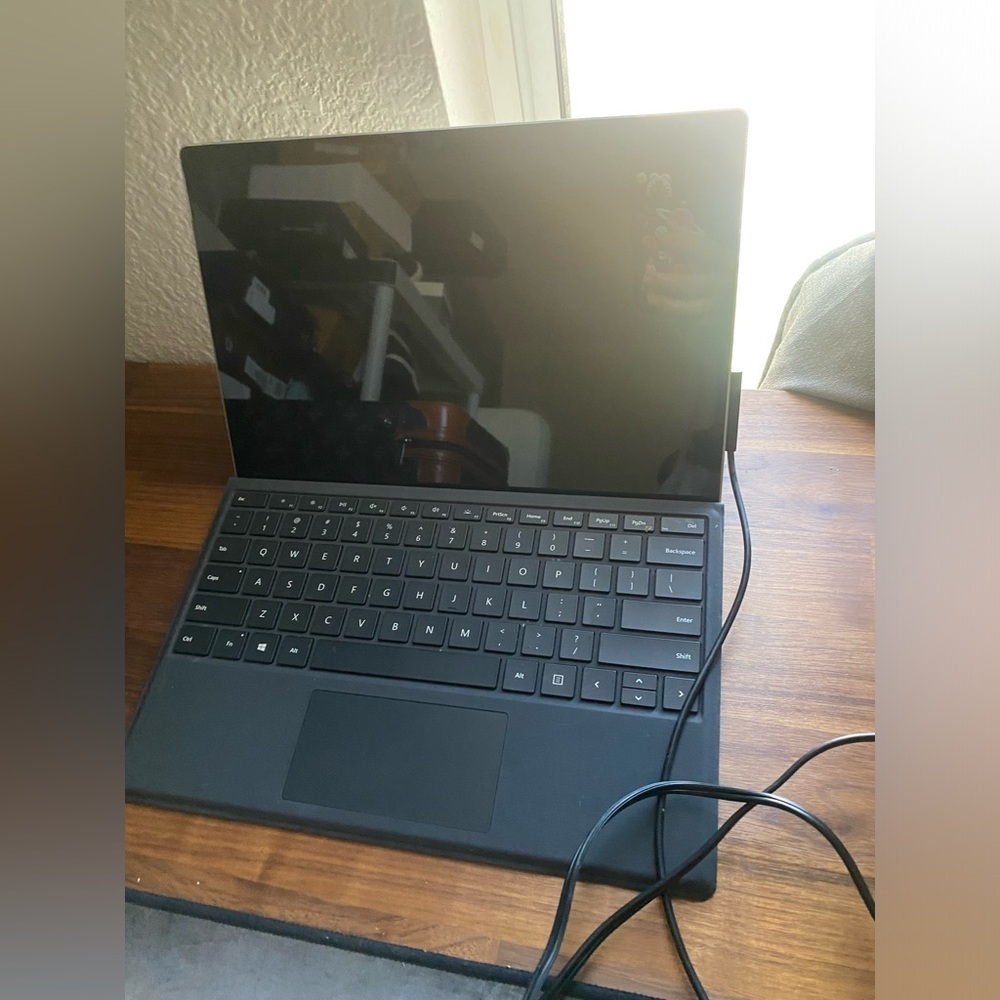 Microsoft Surface Pro 6 - Tablet - Intel Core i5 - 8250U - Picture 5 of 7